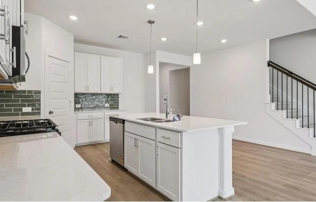 31102 De La Guerra, Huffman, TX 77336