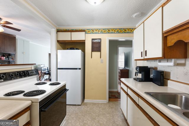 208 Southview Avenue, Warner Robins, GA 31088