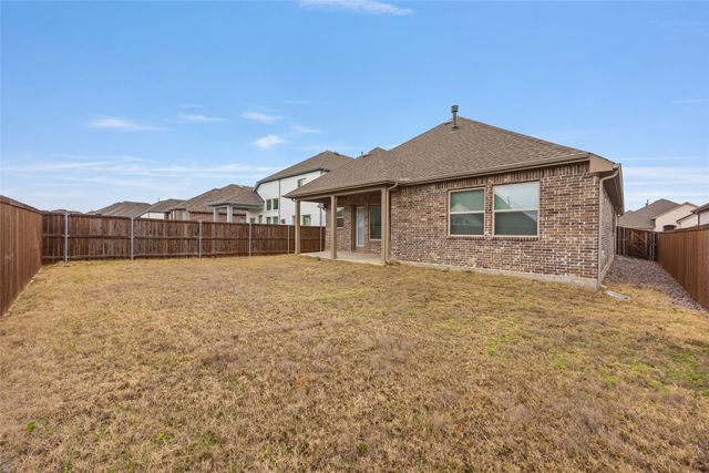 4121 Silver Spur Court, Aubrey, TX 76227