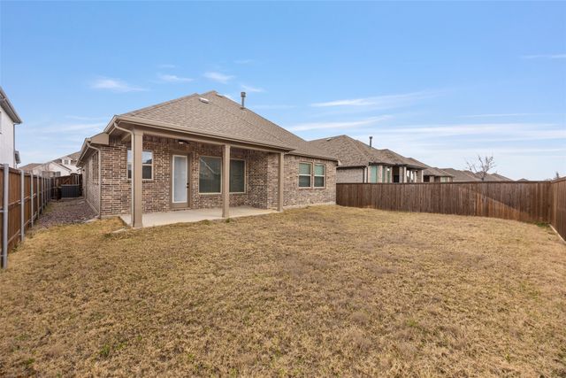 4121 Silver Spur Court, Aubrey, TX 76227