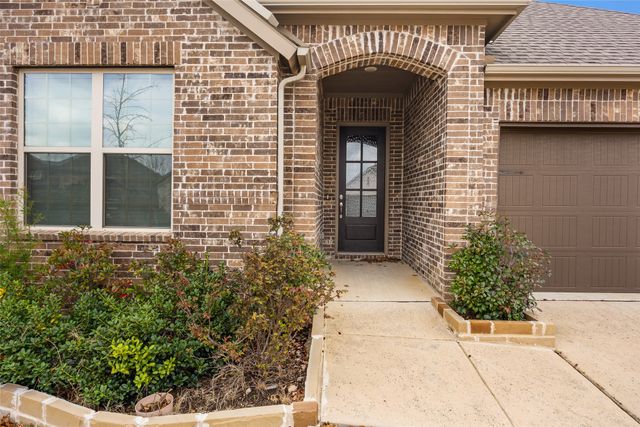 4121 Silver Spur Court, Aubrey, TX 76227