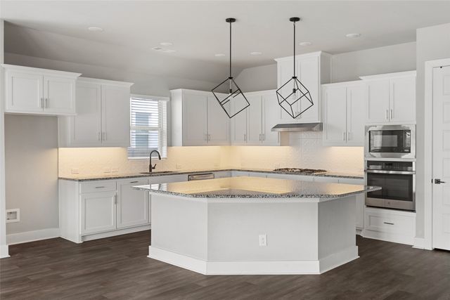 4121 Silver Spur Court, Aubrey, TX 76227