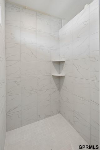 12375 Fenwick Street, Papillion, NE 68046