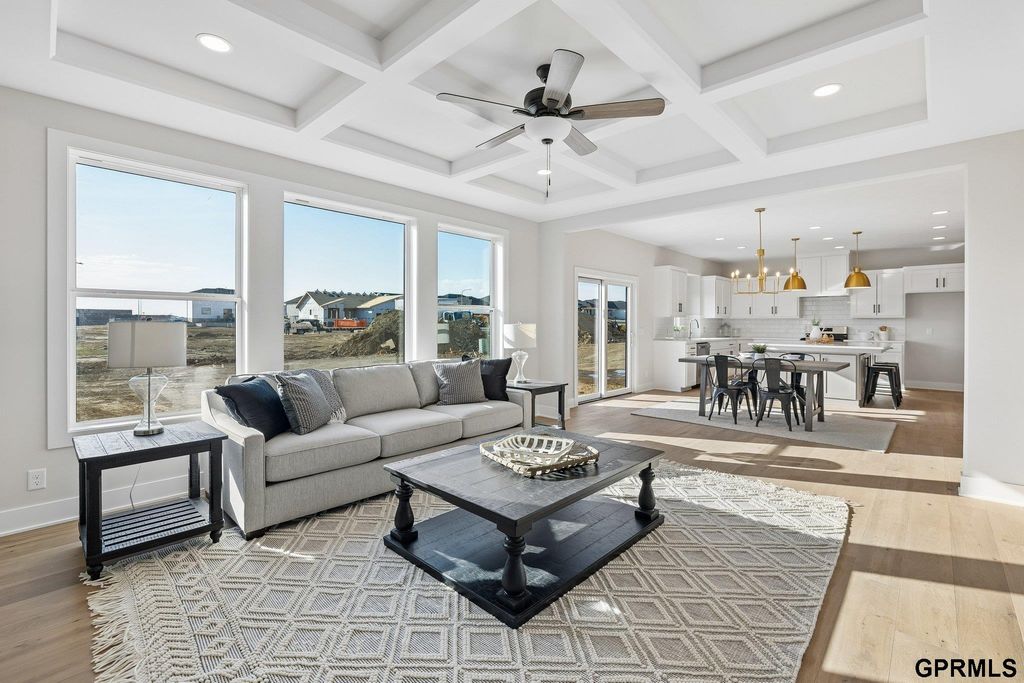 12375 Fenwick Street, Papillion, NE 68046