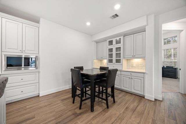 1021 Lakemont Bend Lane, Pinehurst, TX 77362