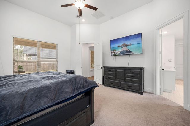 1021 Lakemont Bend Lane, Pinehurst, TX 77362