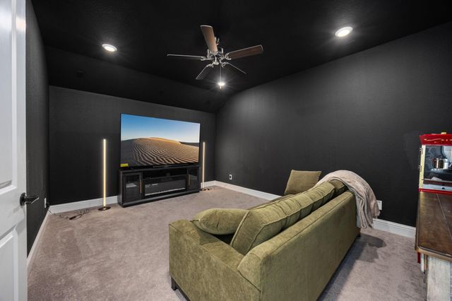 1021 Lakemont Bend Lane, Pinehurst, TX 77362