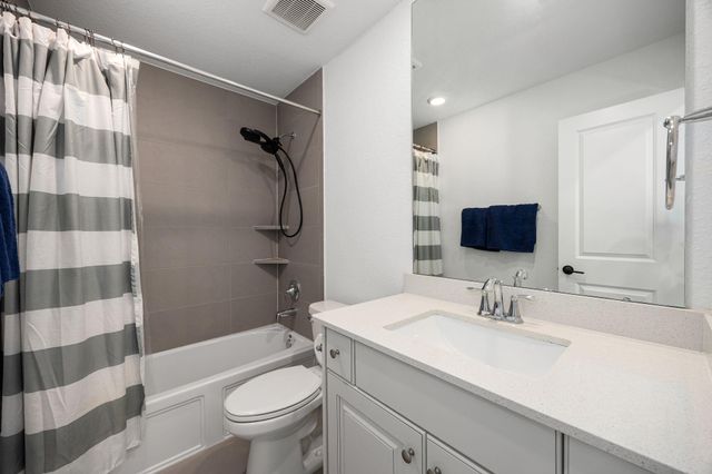 1021 Lakemont Bend Lane, Pinehurst, TX 77362