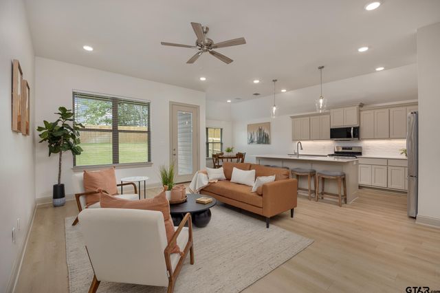 2245 Dogwood Park Blvd, Tyler, TX 75707