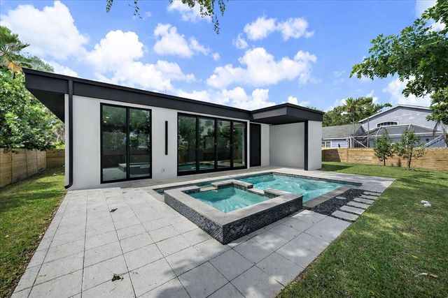 2441 WEBBER STREET, Sarasota, FL 34239