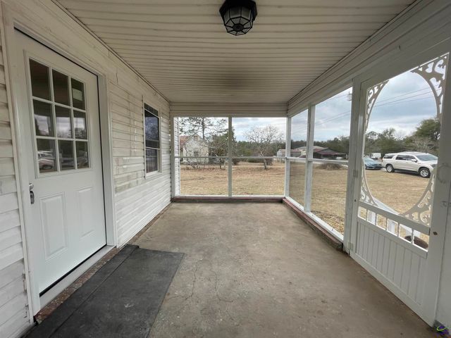 20 Sandy Drive, Hawkinsville, GA 31036