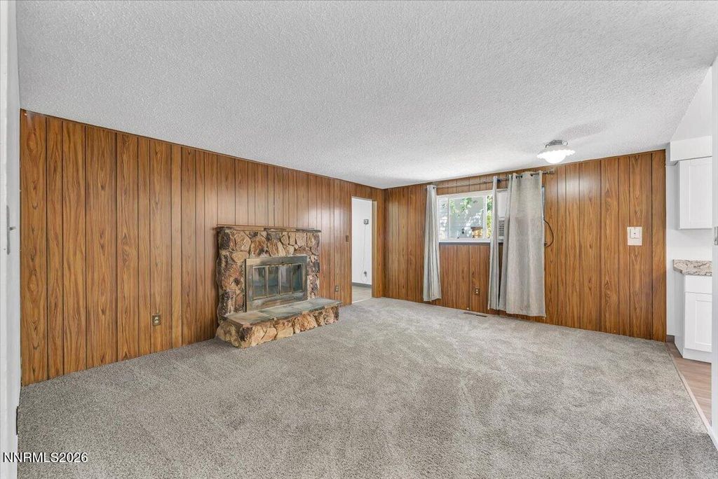 Image 13 of property listing at 731 Desert View Court, Sparks, NV 89434