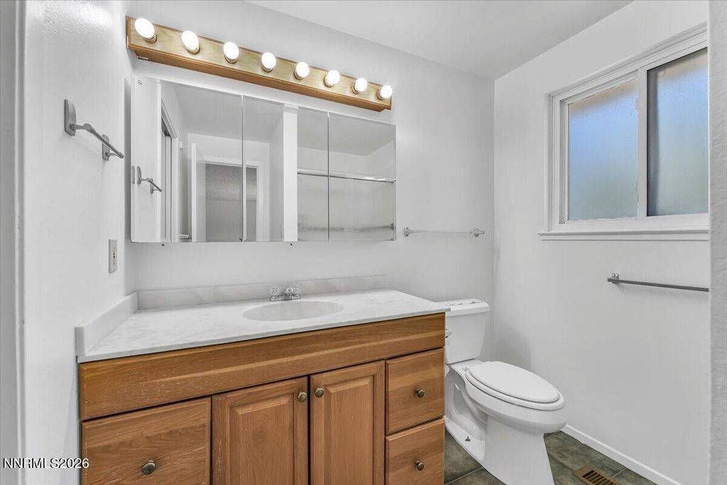 Image 14 of property listing at 731 Desert View Court, Sparks, NV 89434