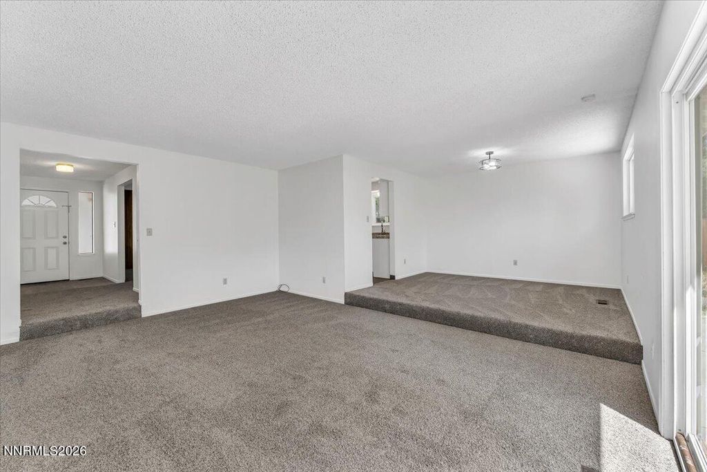 Image 5 of property listing at 731 Desert View Court, Sparks, NV 89434