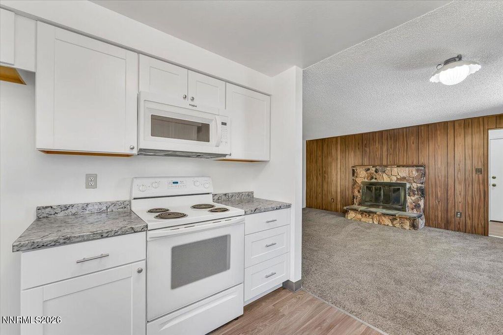 Image 8 of property listing at 731 Desert View Court, Sparks, NV 89434