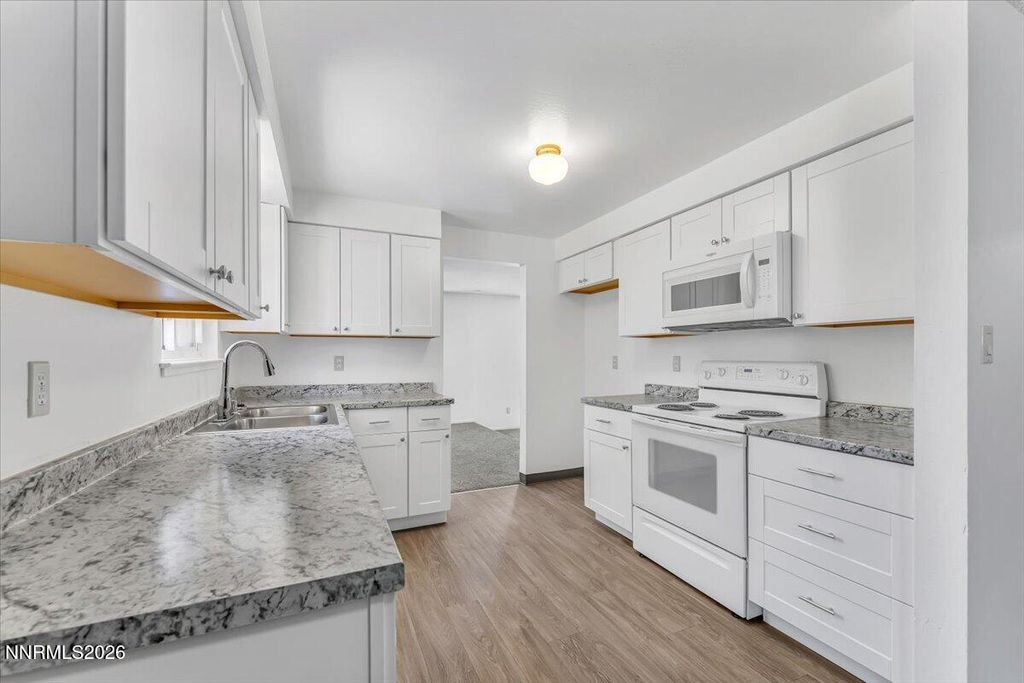 Image 9 of property listing at 731 Desert View Court, Sparks, NV 89434
