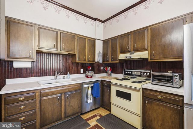 170 N HANOVER ST, Pottstown, PA 19464