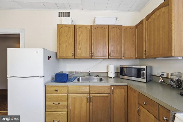 170 N HANOVER ST, Pottstown, PA 19464