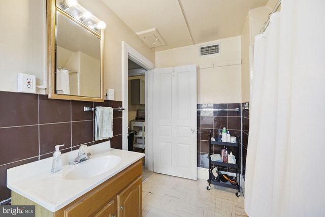 170 N HANOVER ST, Pottstown, PA 19464