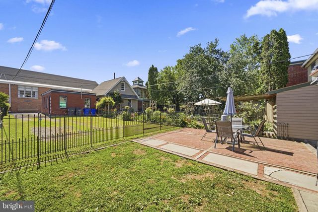 170 N HANOVER ST, Pottstown, PA 19464