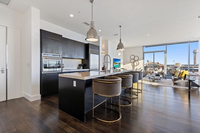 2200 Victory Avenue 1105, Dallas, TX 75219