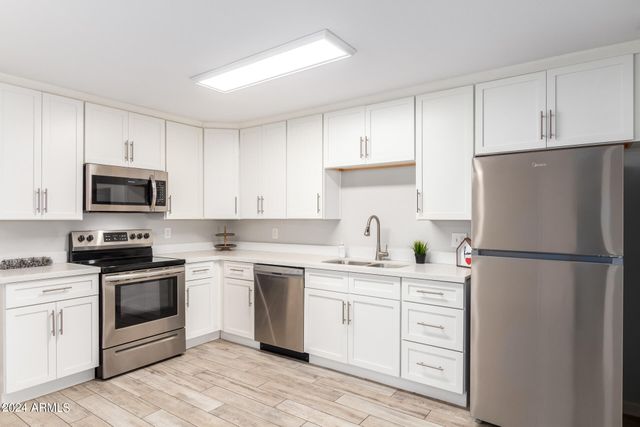14401 N 35th Place, Phoenix, AZ 85032