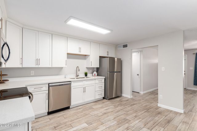 14401 N 35th Place, Phoenix, AZ 85032