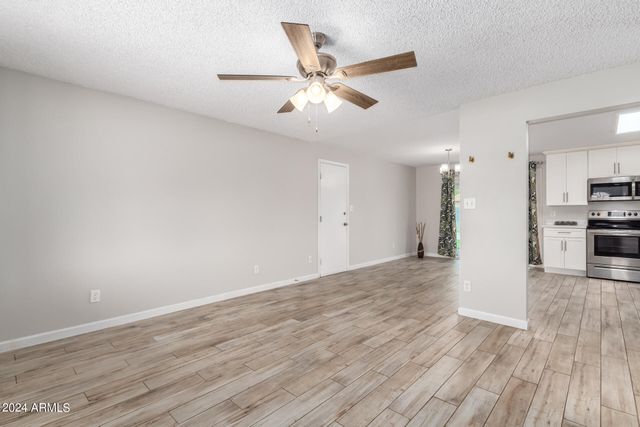 14401 N 35th Place, Phoenix, AZ 85032