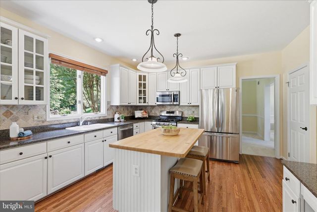 3801 WHEATGRAIN LN, Fairfax, VA 22033