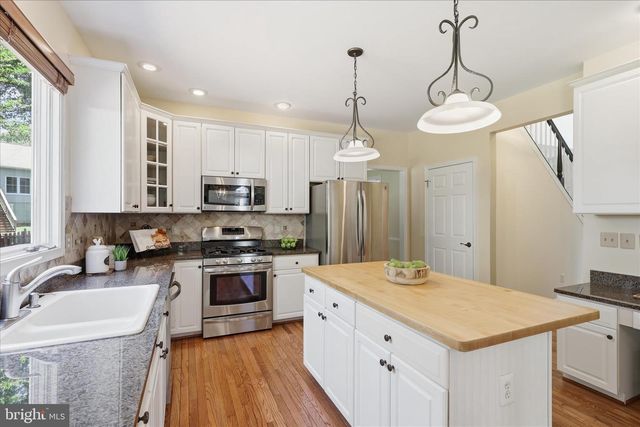 3801 WHEATGRAIN LN, Fairfax, VA 22033