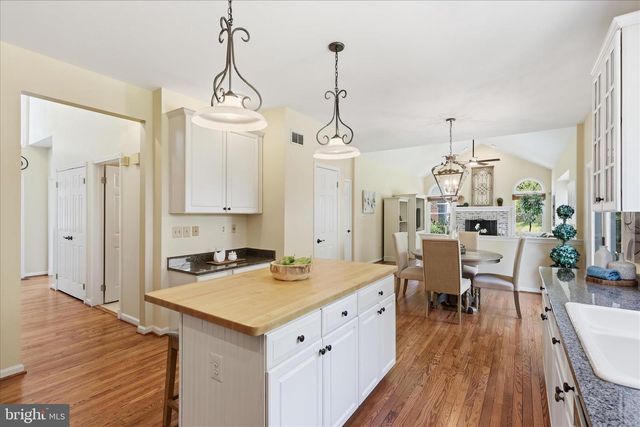 3801 WHEATGRAIN LN, Fairfax, VA 22033