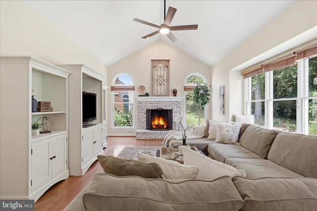 3801 WHEATGRAIN LN, Fairfax, VA 22033