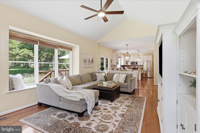 3801 WHEATGRAIN LN, Fairfax, VA 22033