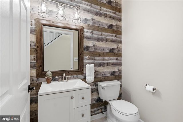 3801 WHEATGRAIN LN, Fairfax, VA 22033