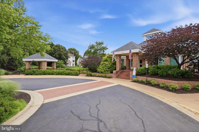3801 WHEATGRAIN LN, Fairfax, VA 22033