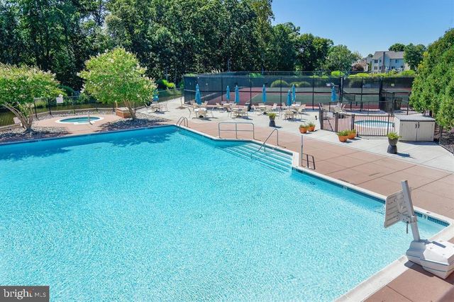 3801 WHEATGRAIN LN, Fairfax, VA 22033