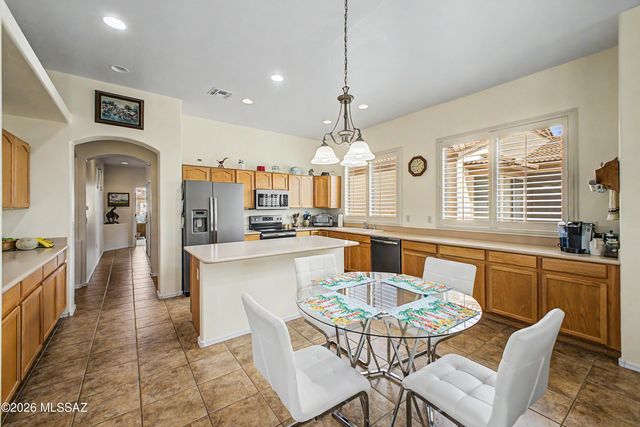 2329 W Calle Balaustre, Green Valley, AZ 85622
