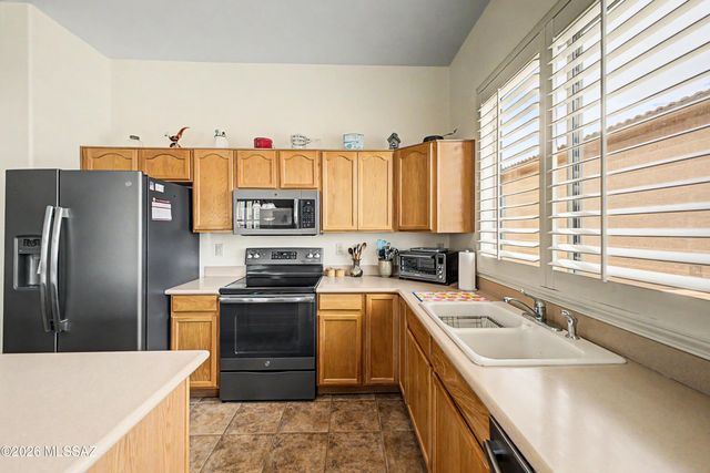 2329 W Calle Balaustre, Green Valley, AZ 85622