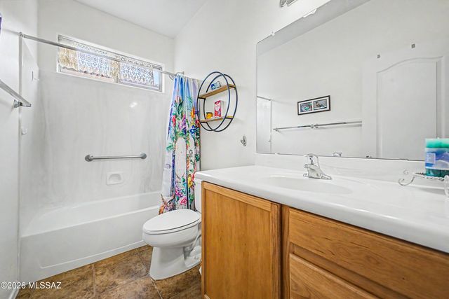 2329 W Calle Balaustre, Green Valley, AZ 85622