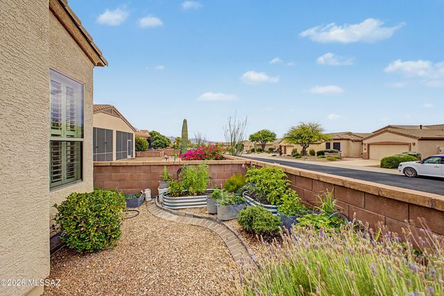 2329 W Calle Balaustre, Green Valley, AZ 85622