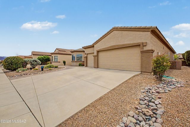2329 W Calle Balaustre, Green Valley, AZ 85622