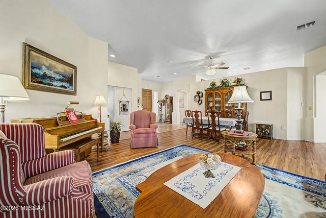 2329 W Calle Balaustre, Green Valley, AZ 85622
