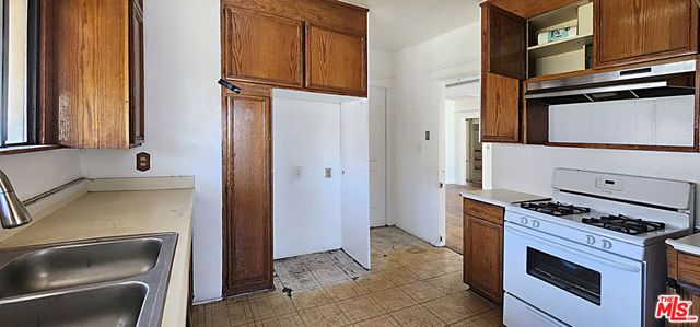184 S Harvard Boulevard, Los Angeles, CA 90004
