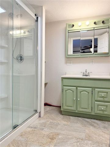 1310 E 13th Court, Trenton, MO 64683