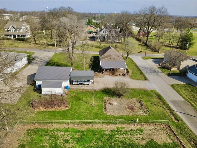 1310 E 13th Court, Trenton, MO 64683