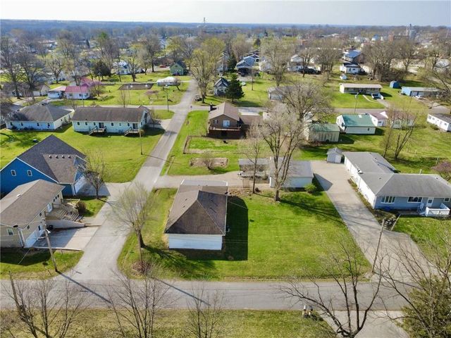 1310 E 13th Court, Trenton, MO 64683