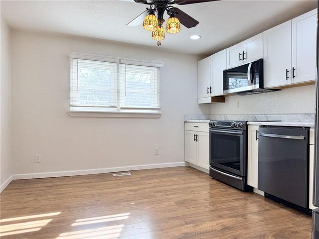 1310 E 13th Court, Trenton, MO 64683