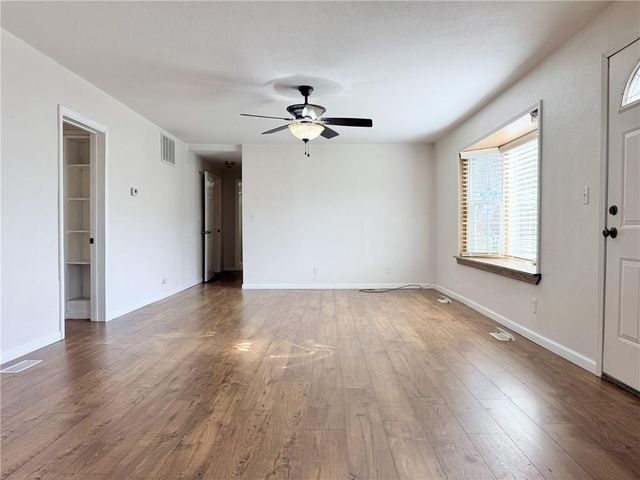 1310 E 13th Court, Trenton, MO 64683