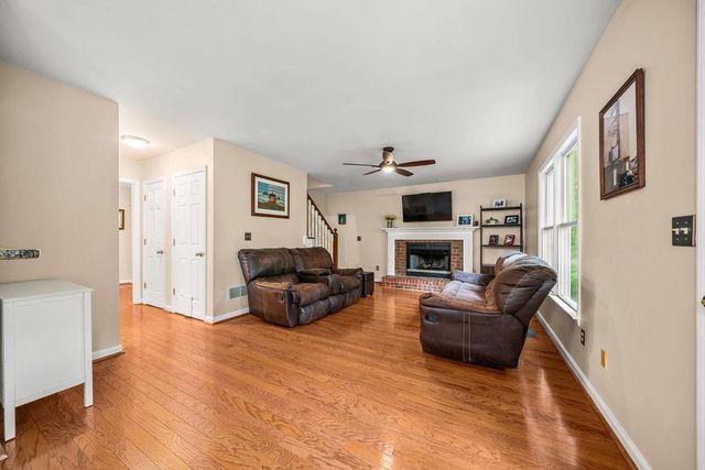 312 Clubhouse Court, Kennesaw, GA 30144
