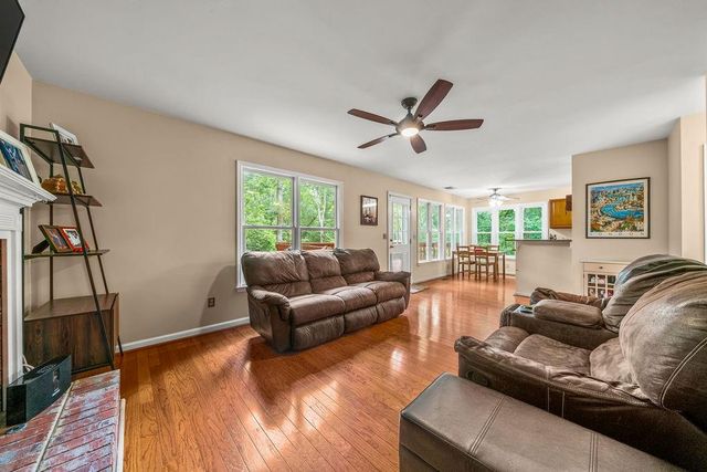312 Clubhouse Court, Kennesaw, GA 30144